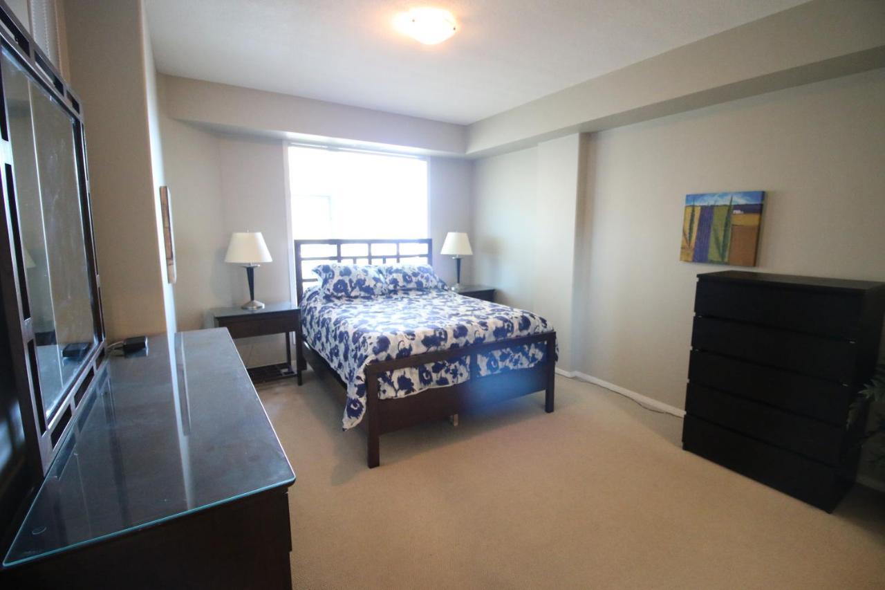 Sunset Waterfront Resort By Discover Kelowna Resort Accommodations Εξωτερικό φωτογραφία