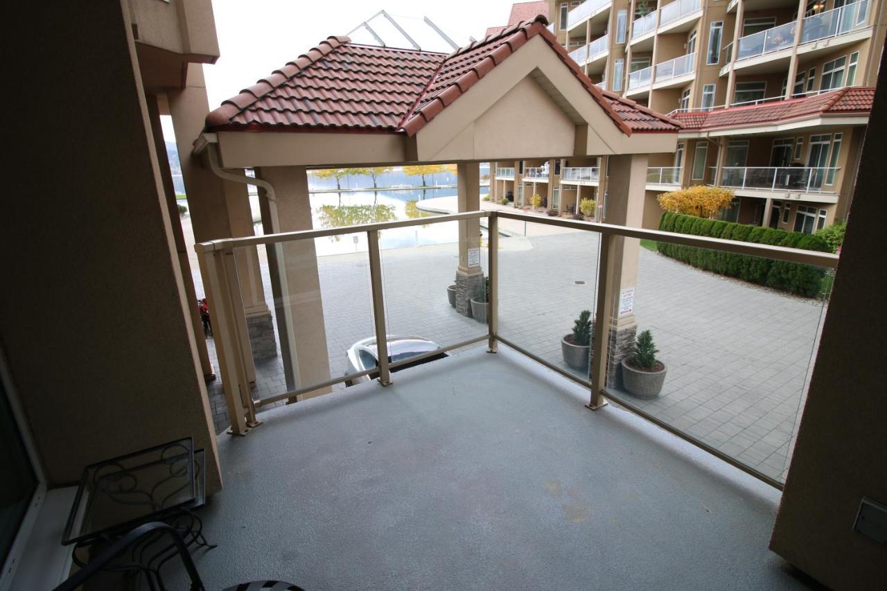 Sunset Waterfront Resort By Discover Kelowna Resort Accommodations Εξωτερικό φωτογραφία