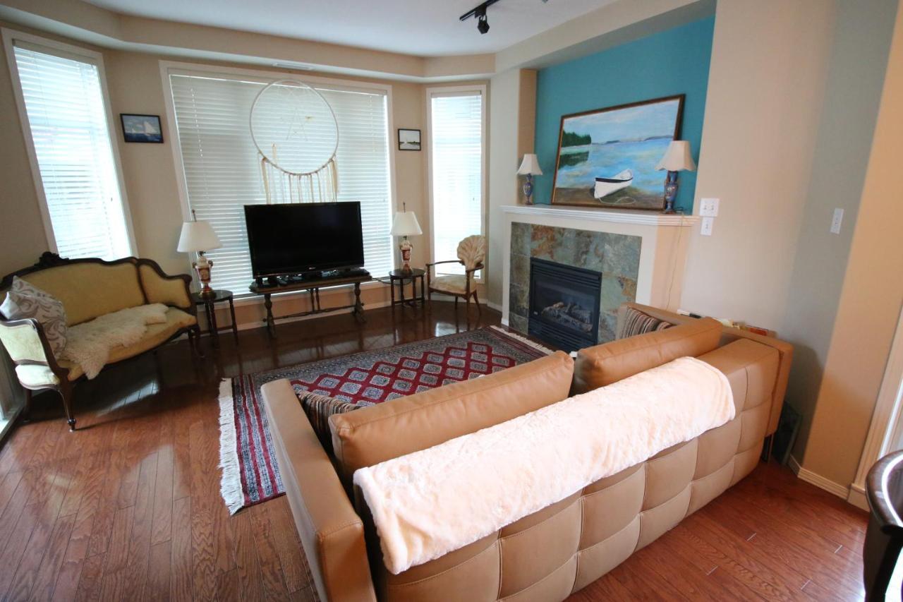 Sunset Waterfront Resort By Discover Kelowna Resort Accommodations Εξωτερικό φωτογραφία