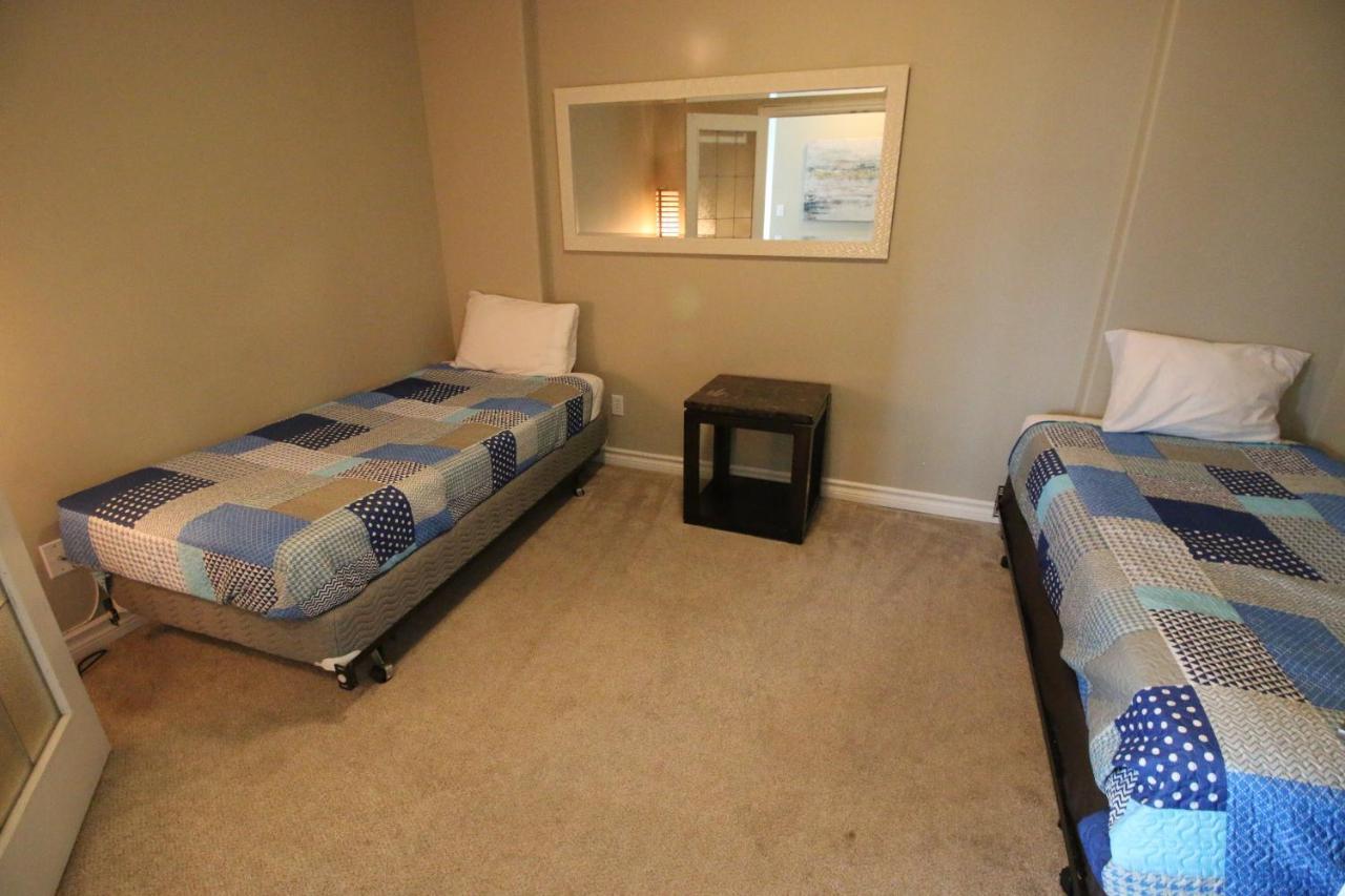 Sunset Waterfront Resort By Discover Kelowna Resort Accommodations Εξωτερικό φωτογραφία