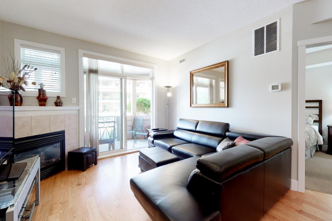 Sunset Waterfront Resort By Discover Kelowna Resort Accommodations Εξωτερικό φωτογραφία
