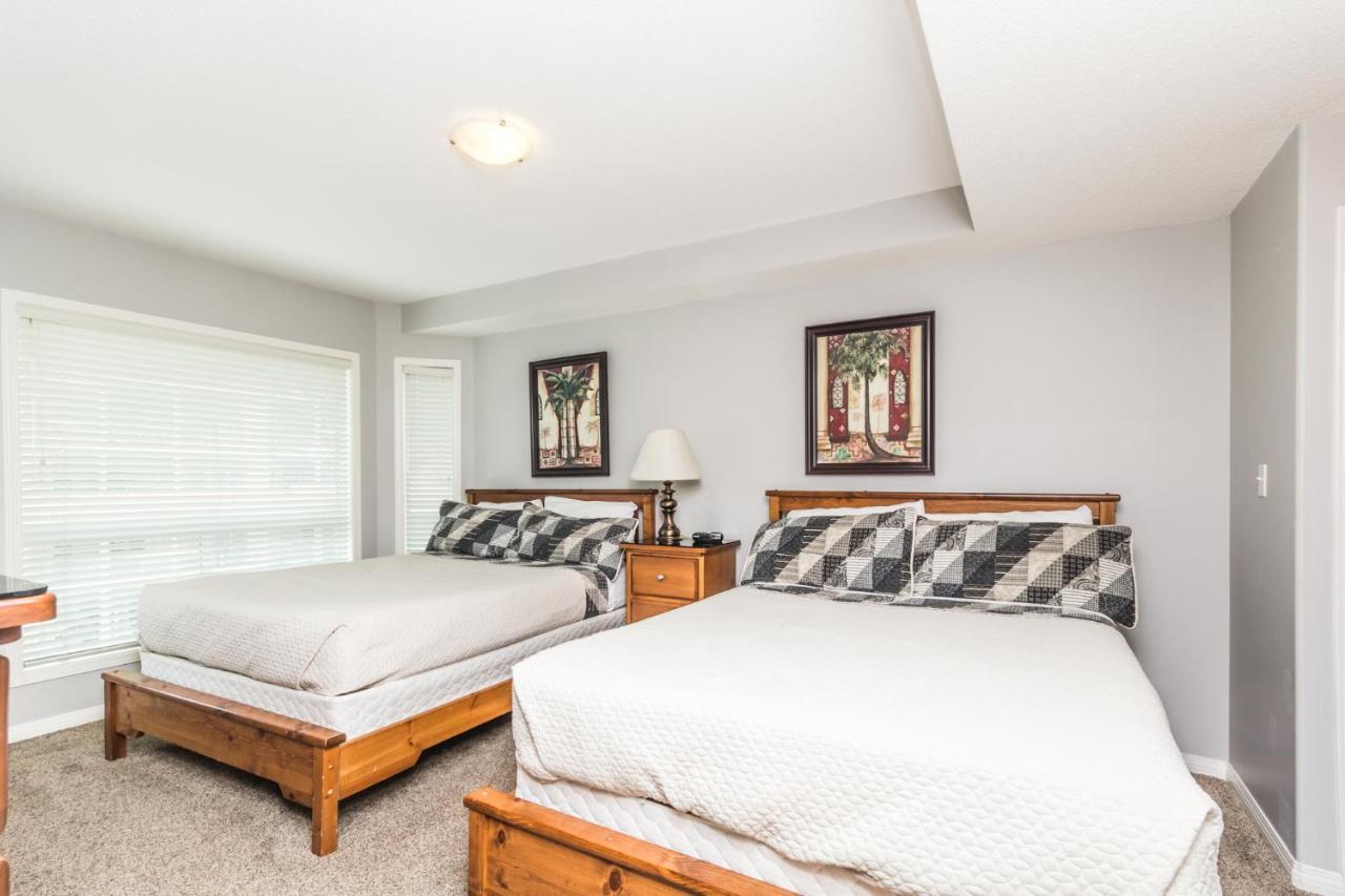 Sunset Waterfront Resort By Discover Kelowna Resort Accommodations Εξωτερικό φωτογραφία