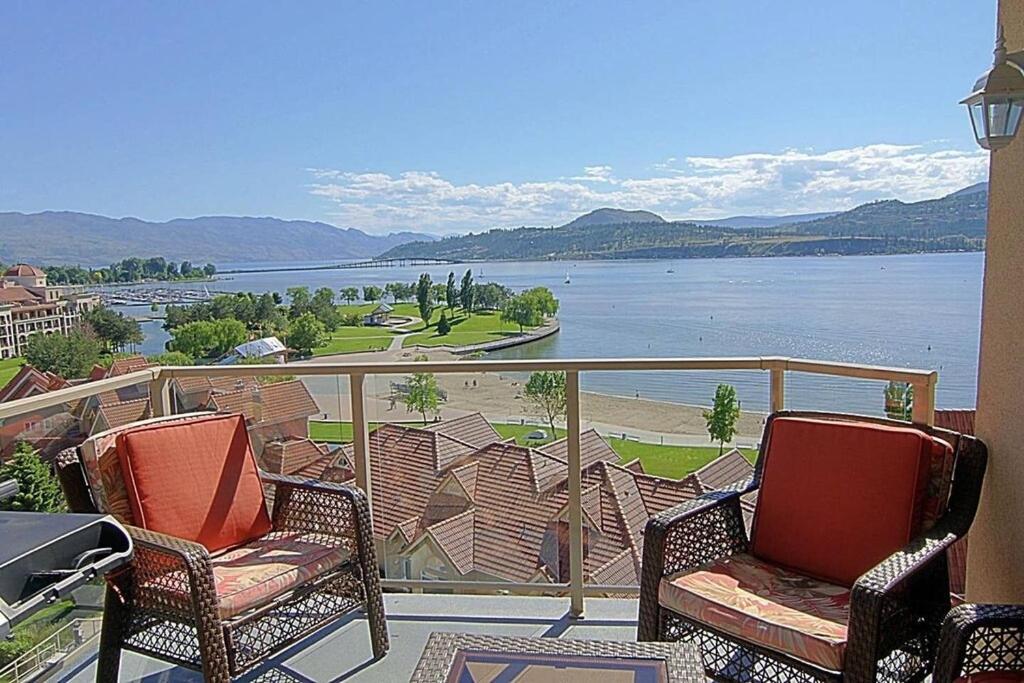 Sunset Waterfront Resort By Discover Kelowna Resort Accommodations Εξωτερικό φωτογραφία