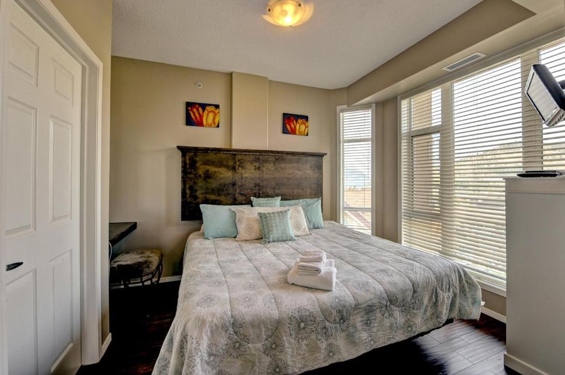 Sunset Waterfront Resort By Discover Kelowna Resort Accommodations Εξωτερικό φωτογραφία