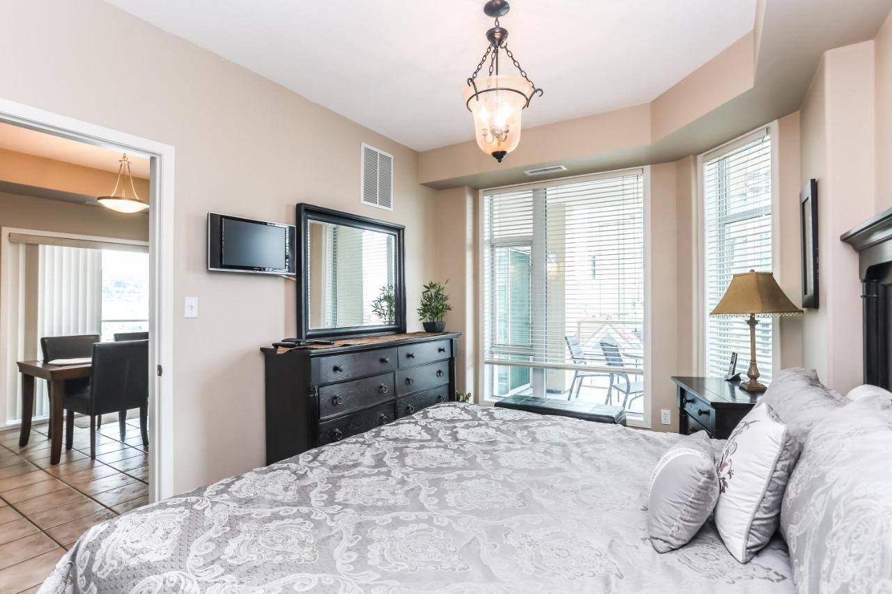 Sunset Waterfront Resort By Discover Kelowna Resort Accommodations Εξωτερικό φωτογραφία