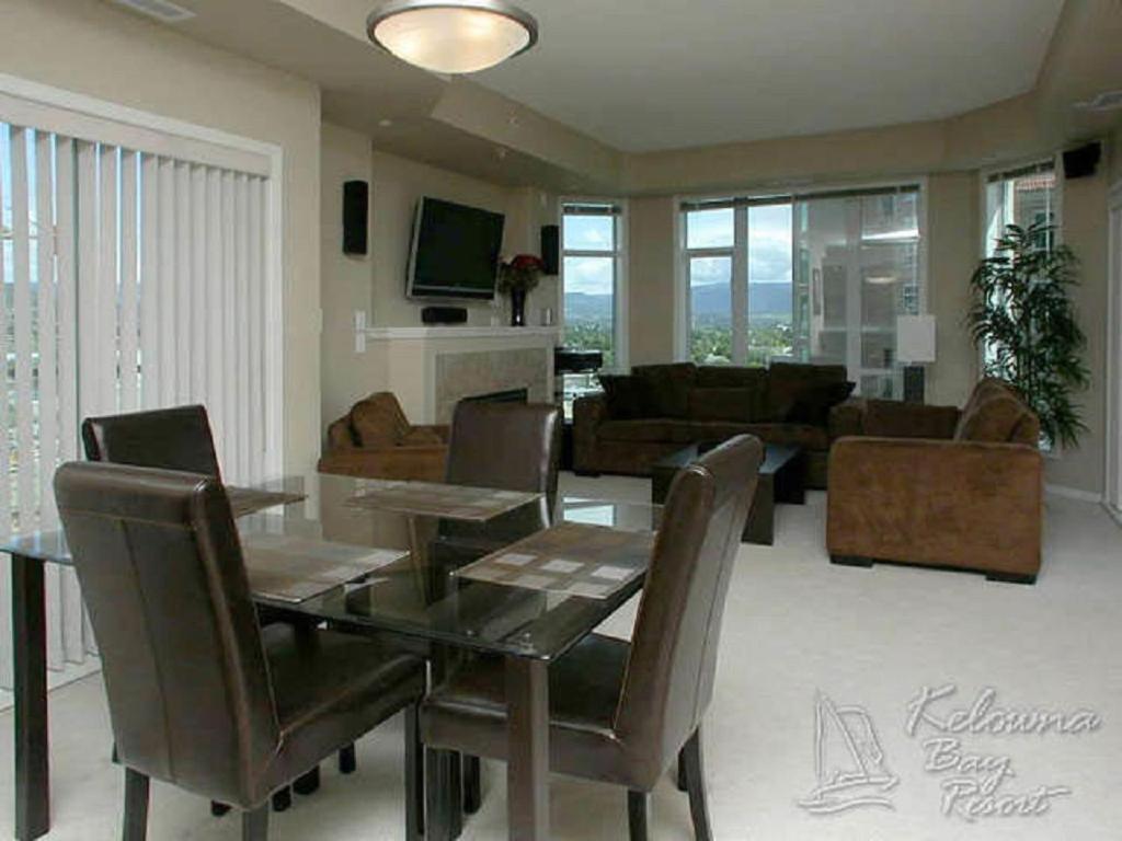Sunset Waterfront Resort By Discover Kelowna Resort Accommodations Εξωτερικό φωτογραφία