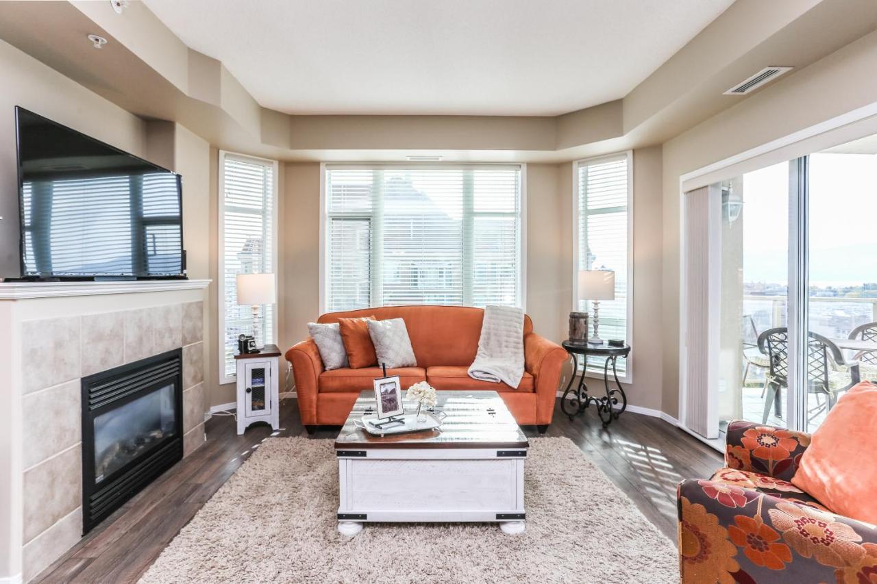 Sunset Waterfront Resort By Discover Kelowna Resort Accommodations Εξωτερικό φωτογραφία