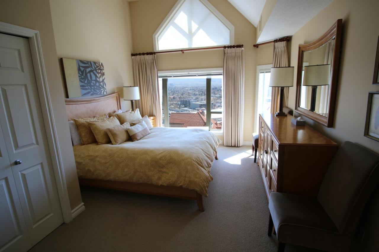 Sunset Waterfront Resort By Discover Kelowna Resort Accommodations Εξωτερικό φωτογραφία