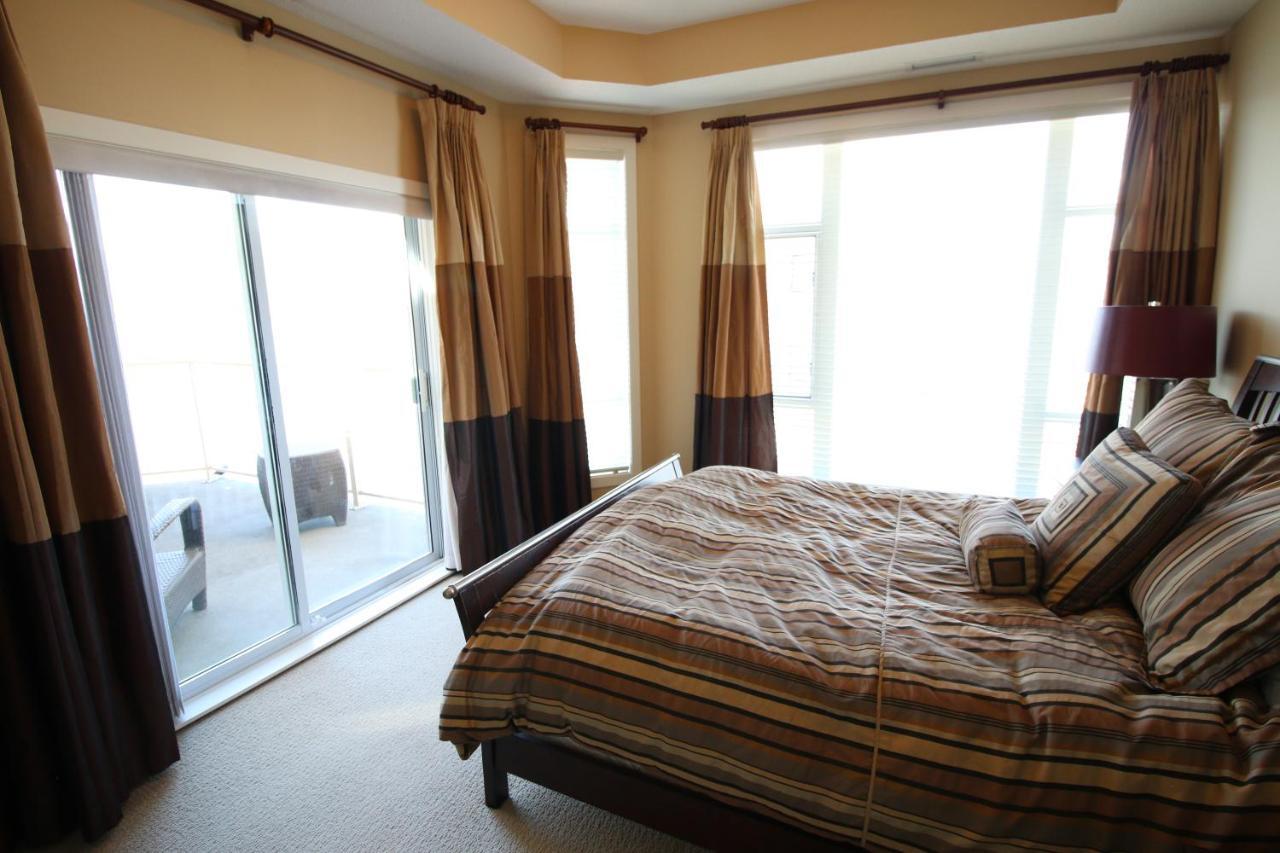 Sunset Waterfront Resort By Discover Kelowna Resort Accommodations Εξωτερικό φωτογραφία