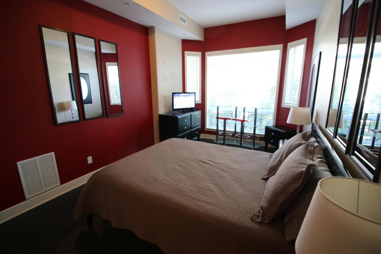 Sunset Waterfront Resort By Discover Kelowna Resort Accommodations Εξωτερικό φωτογραφία