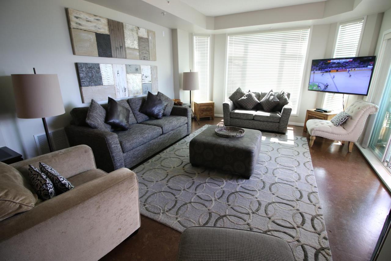 Sunset Waterfront Resort By Discover Kelowna Resort Accommodations Εξωτερικό φωτογραφία